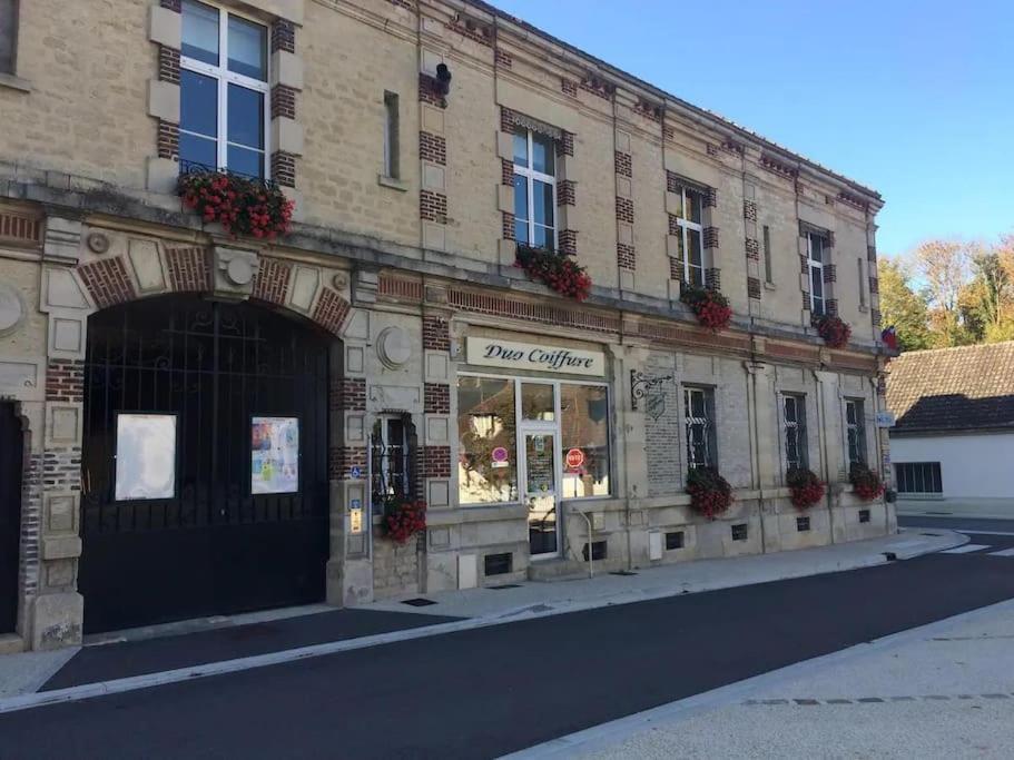 Le Gambetta - Nouveau Proprietaire Estissac Exterior photo